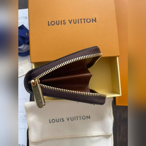 Louis Vuitton Zippy Coin Purse - Picture 5 of 8